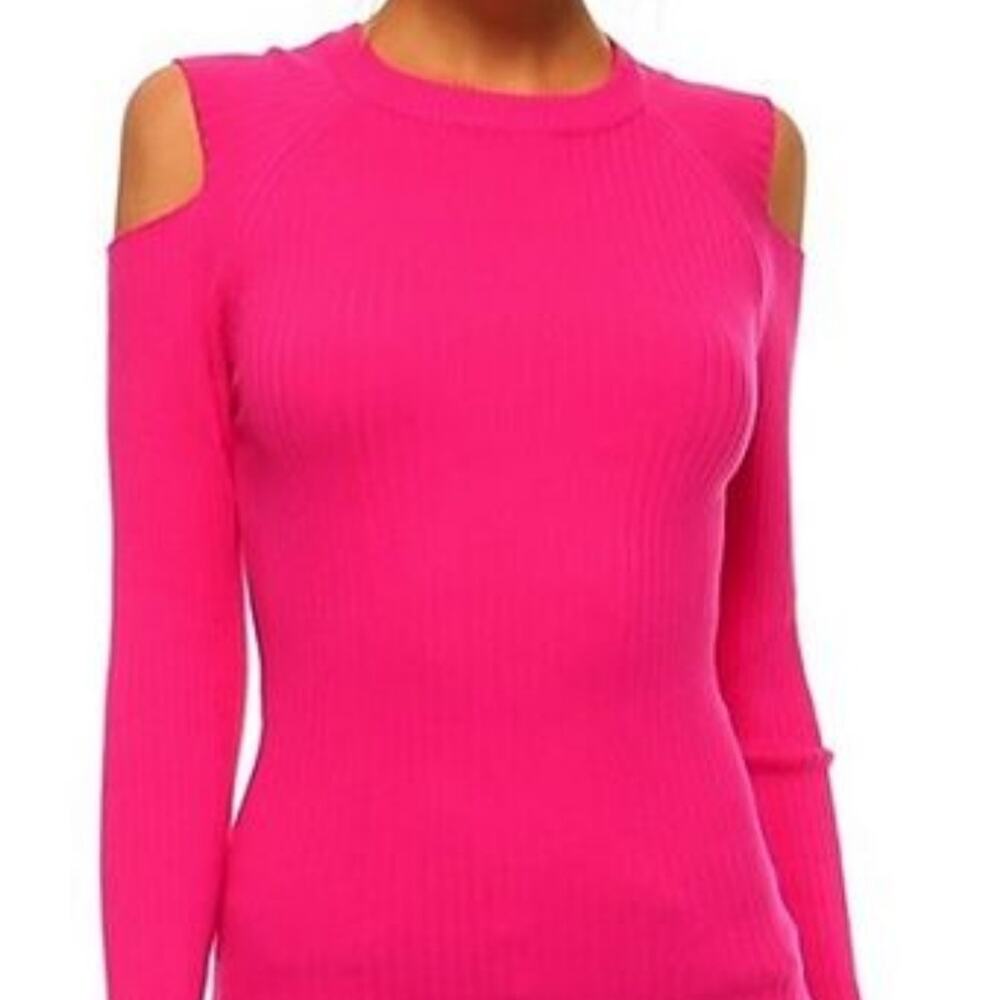 TCEC Cold Shoulder Fitted Sweater Pink